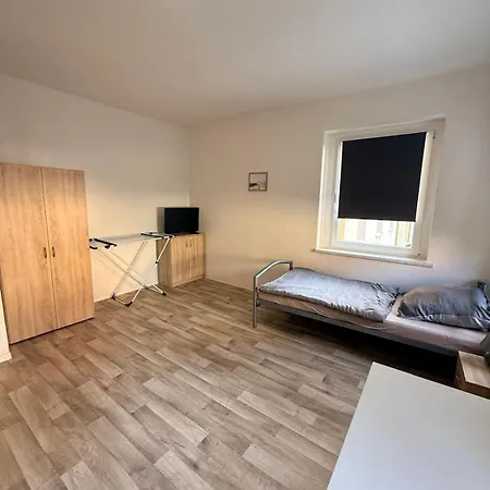 5 Monteure Whg Benkendorfer Str 21 Apartment *